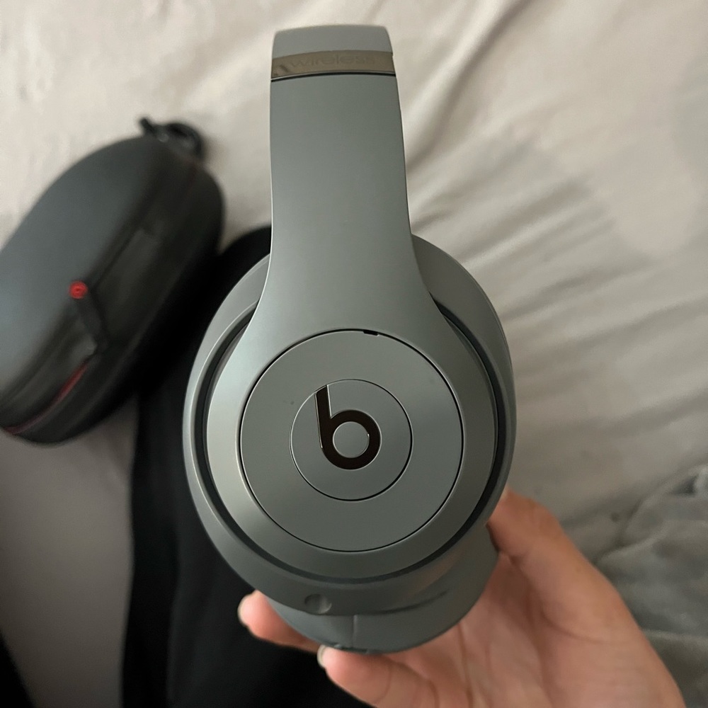 Beats by Dre studio 3